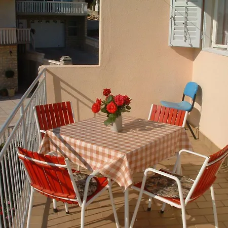 Pavlo Apartamento Tisno