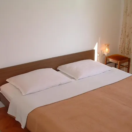 Pavlo Apartamento Tisno